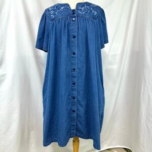 GO SOFTLY PATIO Blue Denim Snap Floral Embroidery House Dress Pockets Women's L